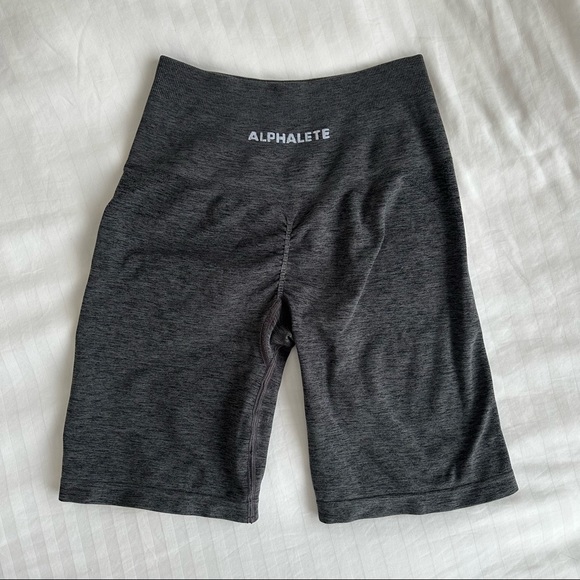 ALPHALETE 7.5 OG BIKER SHORTS SMALL IN POWDER GREY - Picture 2 of 7